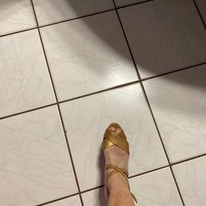 New Gold high heels size 7 1/2